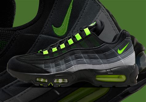 neue nike schuhe schwarz mit neon sohle|Nike Air Max 95 schwarz neon Herren – FV4710.